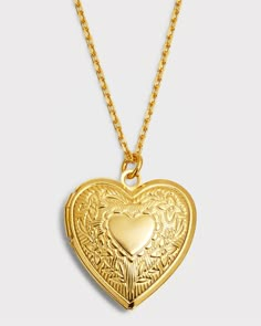 Gold Locket Necklace, Gold Heart Locket, Necklace With Heart, Heart Locket Necklace, Gold Locket, Gold Heart Necklace, Gold Necklace Women, Gold Necklace Designs, Heart Locket