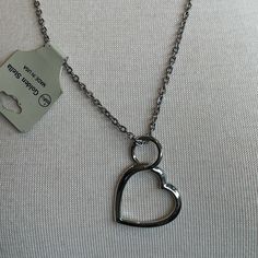 Silver Tone Tipped Heart Necklace 1 3/4 Inch Pendant Made In Usa Pretty Jewellery, Heart Necklace, Vintage Silver, Womens Jewelry Necklace, My Jewellery, 4 Inch, Made In Usa, Silver Tone, Jewelry Necklaces