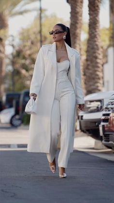 Classic Chic Outfits, Networking Event Outfit, Corporate Baddie Outfits, Event Outfit Ideas, Futurism Fashion, Networking Outfit, Baddie Vibes, Monochromatic Fashion