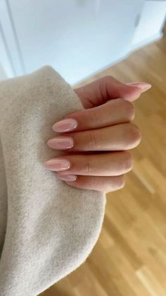 Nail Designs Pink Chrome, Slight Almond Shape Nails, Nail Ideas Acrylic Chrome, That Girl Nails Aesthetic, Clean Girl Pink Nails, Light Pink Marble Nail Designs, Simplistic Acrylic Nails, Ami Charlize Nails, Light Pink With Chrome