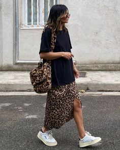 Leopard Print Skirt Outfit, Leopard Skirt Outfit, Printed Skirt Outfit, Leopard Outfits, Maxi Skirt Outfits, Leopard Print Skirt, Animal Print Skirt, Instagram Look, Tshirt Outfits