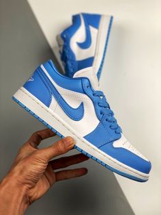 Air Jordan 1 Low ” UNC” University Blue/White AO9944-441 Walk the talk and make a statement with our top-quality Sneakers. Shop now and step up your shoe game! Please carefully choosing the size number according the size chart as we CAN NOT offer return or refund if you choose a wrong size.The product need 3-5 business days to check the quality before shipping.Our High Quality Shoes models are various, please contact to our support to ask for the model you need.Because each device displays a different color. Therefore, the actual color of the item may not be 100% the same [...]