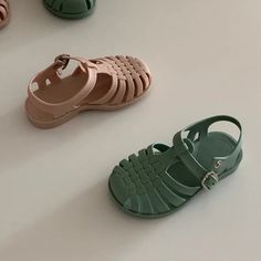 Get ready for summer adventures with our Kids Jelly Sandals! 🌞 These unisex gladiator-style sandals are perfect for children aged 1-12 years. Crafted with breathable Eva upper material and a comfortable flat heel, these sandals provide all-day comfort for little feet. The buckle closure ensures a secure fit, while the cut-outs add a stylish touch. Let your kids explore in style with these trendy and durable jelly sandals! 🌈👟 Specifications: Outsole Material: Rubber Age Range: 1-12 years Season: Summer Sandal Type: Gladiator Gender: Unisex Feature: Breathable Leather Style: Nubuck Leather Heel Shape: Flat Heels Closure Type: Buckle Upper Material: Eva Fit: Fits true to size, take your normal size Lining Material: PVC Decorations: Cut-Outs Department Name: Children Heel Type: Flat Non-slip Jelly Sandals For Summer, Green T-strap Sandals For Summer Beach, Green Casual T-strap Sandals For Beach, Adjustable Non-slip Jelly Sandals For Summer, Green T-strap Sandals With Round Toe For Summer, Adjustable Non-slip Jelly Sandals For Vacation, Green Jelly Sandals With Round Toe For Summer, Green Summer Jelly Sandals With Round Toe, Green Summer Jelly Sandals