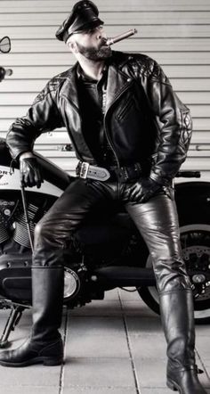 Leather Fashion Men, Leather Clothes, Mens Leather Clothing, Mens Leather Pants, Leather Gear, Mens Leather Boots, Leather Jeans, Leather Wear, Motorcycle Leather