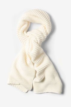 Bufanda tejida gruesa beige Casual Cream Scarves For Winter, Casual Cream Scarf For Winter, White Knitted Scarf For Fall, White Scarf For Cold Weather In Fall, Elegant Knitted Scarves For Winter, White Cozy Scarves For Fall, Cozy White Scarves For Fall, Cozy White Scarf For Fall, Elegant White Winter Scarf