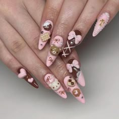 🍫🎀 Kawaii Bear & Chocolate Press-On Nails 🎀🍫 🌸 Indulge in Sweetness with Our Kawaii 3D Press-On Nail Set! 🌸 Step into a world of cuteness with these Kawaii Bear & Chocolate Press-On Nails! This adorable nail set features a delightful mix of pink and brown tones, adorned with 3D bear faces, bows, and sweet treats that look good enough to eat! Perfect for anyone who loves all things kawaii and wants to add a touch of sweetness to their look. Whether you're heading to a special event or just Kitty Nails, Kawaii Bear, Nails 3d, Hello Kitty Nails, Cute Nail Ideas, Chocolate Design, Aesthetic Nails, Pretty Gel Nails, Really Cute Nails