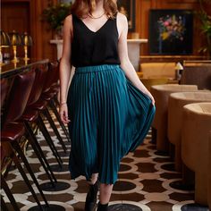 This Is A Skirt Never Worn. It Is Very Pretty And Ready To Join Your Closet Casual Long Pleated Skirt For Night Out, Casual Midi Pleated Skirt For Night Out, Casual Pleated Midi Skirt For Night Out, A Skirt, Pleated Skirt, Womens Skirt, Style Inspiration, Skirt, Green