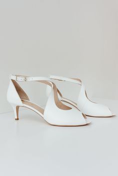 Wedding shoes 'SIGN' are handcrafted from genuine Italian leather and have 5 cm / 2 inches pointy heels. This bridal heel features an open peep toe, an elaborate ankle strap and a solid back for extra comfort. Inside there is a soft Memory foam insole, which gives a feeling of additional comfort when walking. Tunit outsole is made of a mixture of leather chips and rubber, it's more wear-resistant than leather and more durable. This type of outsoles is great for countries with rainy climates. Als Bridal Footwear, Heels With Ankle Strap, White Bridesmaid, Pointy Heels, Wedding Shoes Lace, Heels White, White Wedding Shoes, Bridal Heels, Bridesmaid Shoes