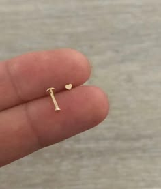 "14k Gold Internally Threaded Flat Back Disc Labret Studs * 1 piece * 14k Gold * Star Size: 2mm * 18 Gauge * Post Length: 6x1mm (18 gauge, 1/4\") * Threaded Post with 3mm Round Flat Back" Helix Piercing Jewelry, Barbell Earrings, Cartilage Earrings Stud, Tragus Conch, Cartilage Stud, Labret Studs, Flat Back Earrings, Solid Gold Earrings, Tiny Earrings