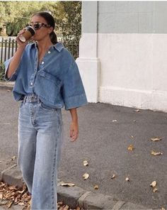 Neutral Denim Outfit, Long Jean Outfits, Jeans Dressed Up Outfit, Blue Denim Button Up Shirt Outfit, Effortless Aesthetic Outfits, Outfits To Wear In Austin Texas, All Denim Outfits For Women Summer, Park Birthday Party Outfit Women, Jeans Button Up Shirt Outfit