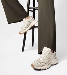 Combination of technical fabric, smooth leather and suede, these sneakers reproduce the iconic chain accessory shape on the side. Enhanced by the Tod's logo on the tongue, they come with a rubber chunky outsole. White Beige, Smooth Leather, Womens Sneakers, Online Shop, Online Store, Boutique, Sneakers, Leather, Fabric