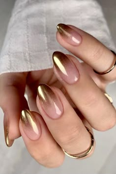 Almond Nails, Spring Nails, Long Nails, Cute Nails, Trendy Nails, Nails Acrylic, Ombre Nails Art, Golden Nails, February Nails, Nail Art, Nail Design, Manicure Tips, Beauty, March Nails, Trendy Manicure Ideas, Nail Trends, Nude Nails, Natural Nails, Almond Nail Shape #nails #nailart #almondnails Stylish Almond Nails, March Nails, Golden Nails, Nail Art Ombre, Nails Cute, Nails Almond, Short Acrylic Nails, Gold Nails, Ombre Nails