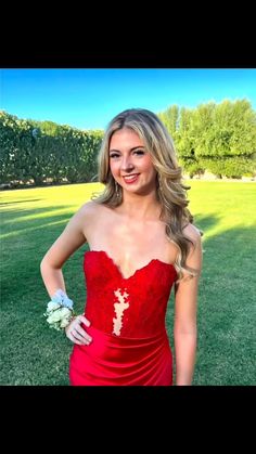 sweetheart red appliques satin ruched tight short homecoming dress party dress #homecomingdress #homecoming2024 #hocodress #winterformal2025 #graduationdress #dancedress #partydress #winterformaldress #fallball #balldress #highschoolball #juniorpromdress #pageantdress #cocktaildress #minidress #partydress #sweet16dress #birthdaydress #concertoutfit Bodycon Homecoming Dresses, Tight Homecoming Dress, Bodycon Dress Homecoming, Tight Homecoming Dresses, Fall Ball, Winter Formal Dresses, Short Bodycon Dress, Homecoming Dresses Tight, Junior Prom Dresses