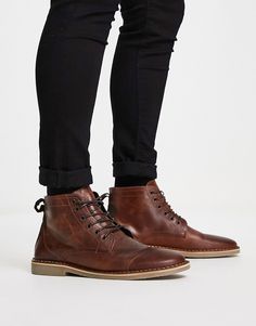 Scarponcini di ASOS DESIGN Prossima fermata: acquisto Passante per infilarle facilmente Modello stringato Punta rotonda Suola a effetto lamellato Uk Winter, Desert Boot, Boots Sneakers, Next Stop, Trainer Boots, Desert Boots, Mens Shoes Boots, Boots And Sneakers, Clothing Ideas