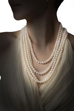 [PLEASE ORDER BEFORE 1/31/2025] We won't be able to ship orders until 3/20/2025 due to shop moving. Please order ASAP for Valentine's Day! Thank You!                --- $ of 1 Necklace = Value of 6 Necklaces  --- GIA Pearl Graduate selected super clean & lustrous, top quality freshwater pearls --- Luster: Excellent --- Surface: Clean --- Matching: Excellent --- Body Color: White --- Overtone: Rosé --- Shape: Round to Near Round --- Size: 6.5-7.5mm --- Necklace Length: 100"  --- FREE GIFT luxury Pearl Images, Pearl Rope, Gift Luxury, Pearl Bridal, White Freshwater Pearl, Bridal Gift, Rope Necklace, Body Color, Precious Gems