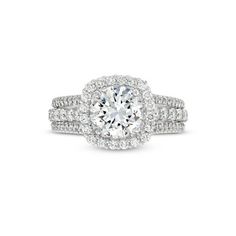 an oval cut diamond engagement ring set