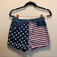 Fun Original American Apparel American Flag Shorts! These Fun Shorts Are Perfect For Pairing With A Vintage Rock Tee And Heels Or Celebrating The Fourth In The Summertime! Size 28 Nwt Beach Shorts With Flag Print, 4th Of July Beach Bottoms With Flag Print, American Flag Print Bottoms For Summer Beach, Blue Bottoms With American Flag Print, Blue Bottoms With American Flag Print In Short Length, American Flag Print Bottoms For Beach In Summer, Fitted Flag Print Bottoms For Summer, American Flag Print Beach Bottoms For Summer, Casual Flag Print Bottoms For Beach