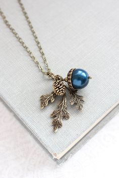 Navy Pearl Acorn Necklace Rustic Nature Charm Pendant Pinecone Plants Jewelry, Acorn Fairy, Autumn Jewelry, Wedding Autumn, Acorn Necklace, Winter Jewelry, Necklace Display, Blue Topaz Earrings, Bridesmaid Jewelry Sets