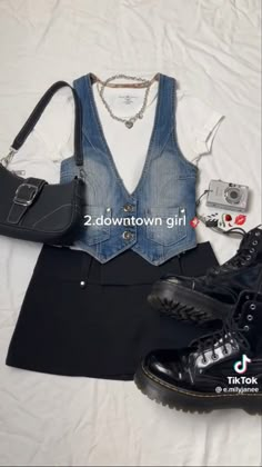 Styling Denim Vest, How To Style Corset, Denim Vest Outfit Winter, Black And Denim Outfits, Jean Vest Outfits Fall, Denim Waistcoat Outfit, Aesthic Outfits, Denim Vest Outfits