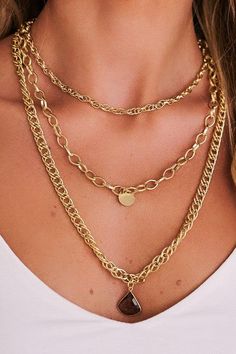 Color: GoldLayered DetailChain DetailHerringbone Chain DetailCircle Charm DetailStone Detail15" Chain Length13" Drop Length3" Extender Length Luxury Herringbone Necklace With Curb Chain As Gift, Chain Necklace With Charms, Layered Necklace Gold, Layer Necklaces, Gold Herringbone Chain, Gold Layered Necklace, Jewelry Photography Styling, Herringbone Chain, Photography Styling