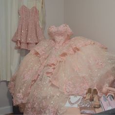 Silver Blue Quinceanera Dresses, Pink Princess Wedding Dresses, Birthday Cake For Quinceanera, Fancy Royal Dresses, Enchanting Prom Dresses, Pink Princess Ball Gown, Puffy Dresses Aesthetic, Pink Quinceñera Dresses, Pink Bridgerton Dress