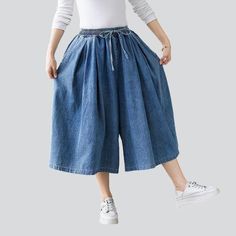 Take your laid-back trend to a whole new level with our 2023 Spring-Summer Collection of short culottes denim pants! These high-waisted. medium wash pants feature drawstrings closure for a unique and stylish look. Enjoy the perfect balance of comfort and trendy with these amazing culottes!Distinctive Features: Street vibe for a one-of-a-kind look Medium wash for a conventional chic look High-rise for a flattering fit Drawstring closure for added style and convenience Style and Comfort CombinedOu Denim Culottes, Skirt Making, Jeans Street Style, Jean Jacket Women, Denim Color, Street Outfit, Jeans For Women, Wearing Clothes, Formal Attire