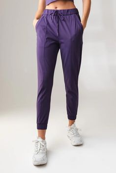 Our Nomad Jogger is designed to perform outdoors and on the go. This versatile high rise pant is a relaxed fit which offers functionality and comfort while also providing a sporty look to add to your wardrobe. High Rise Pants, Sporty Look, Getting Cozy, Slim Legs, Free Bag, Soft Fabrics, Plum, Womens Bottoms, Everyday Wear