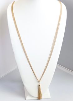 This long gold necklace is a great addition to any jewelry collection. It's a classic piece that will add a touch of elegance to any outfit. The necklace is made of high-quality gold and has a lobster claw clasp. Long Gold Necklace, Gold Long Necklace, The Necklace, Black Rope, Rope Necklace, Tennis Bracelet, Christmas Sale, Lobster Claw, Jewelry Collection