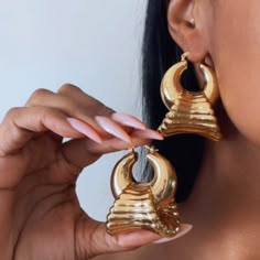 These Are Super Light Weight And Unique. They Are 18k Gold Plated, Material Is Copper And Covered In Thick Gold Plating. Two Pair Left In Stock Statement Jewelry Gold, Piercings Styling, Soft Dramatic Jewelry, Bold Gold Jewelry, Gold Statement Jewelry, Streetwear Jewelry, Dope Jewelry Accessories, Sweet Jewelry, African Earrings