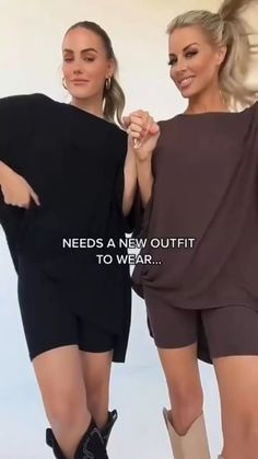 Chic Stretch Sets For Loungewear, Comfortable Versatile Loungewear Tops, Casual Stretch Sleepwear Matching Set, Loungewear Two-piece Set Tops, Solid Two-piece Loungewear Tops, Oversized Short Sleeve Sets, Oversized Casual Sets, Solid Color Two-piece Loungewear Tops, Trendy Lounging Sets For Spring