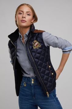 Diamond Quilt Classic Gilet (Ink navy) – Holland Cooper Tweed Outfit, Equestrian Chic, Country Fashion, Equestrian Outfits, Riding Outfit