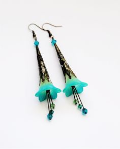 I LOVE the color combo with these! The flowers have an ombre blue/teal into light green color and I was able to match the dangle crystals with these colors. Ear hooks are nickel free! Flower Bead Earrings, Victorian Style Earrings, Beaded Earrings Diy, Earrings To Make, Victorian Flowers, Light Earrings, Bead Projects, Beaded Earrings Patterns, Earrings Diy