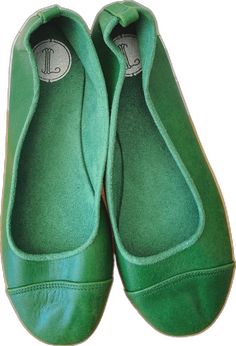 Green Comfortable Flats With Round Toe, Casual Green Flats With Rubber Sole, Casual Green Flats With Flat Heel, Casual Green Slip-on Flats, Green Slip-on Casual Flats, Comfortable Green Slip-on Flats, Green Round Toe Ballet Flats, Spring Green Ballet Flats With Round Toe, Green Ballet Flats With Flat Heel