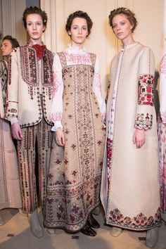 Русское бохо.... Angel Faces, Valentino Haute Couture, Valentino Couture, Russian Style, Folk Fashion, Russian Fashion, Mode Inspiration, Looks Style, Hijab Style