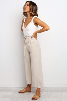 Hawthorne Pant - Beige - Petal & Pup USA White Linen Pants Outfit, Comfy Outfit Ideas, Beige Linen Pants, Linen Pants Outfit, Hot Summer Outfits, Beige Outfit, Comfy Outfit, Linen Blend Pants, Summer Work Outfits