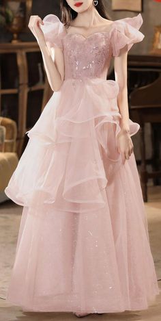 Garden Theme Outfit, Pink Princess Dress Fairytale, Fairytale Dress Prom, Blush Pink Gown, Pink Fairycore, Fairy Dress Aesthetic, Enchanted Dress, Princess Dress Fairytale, Fairy Gown