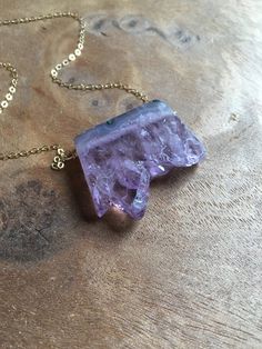 Raw Amethyst Slice Necklace - Raw Crystal Necklace -  Gemstone Necklace -Amethyst Jewelry - Raw Ston Silver Amethyst Necklace With Raw Stone, Purple Raw Stone Necklaces For Healing, Purple Amethyst Jewelry With Raw Stones, Spiritual Amethyst Crystal Necklace With Raw Stone, Amethyst Raw Stone Necklace For Healing, Spiritual Purple Crystal Necklace With Raw Stone, Purple Amethyst Necklace With Raw Stone, Amethyst Pendant Necklace With Raw Stone, Raw Amethyst Necklace