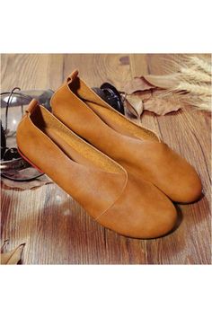 Casual Leather Flats, Leather Shoes Women Flats, Casual Shoes Women Flats, Leather Shoes Women, Leather Flats Women, Hand Sewn Leather, Stunning Shoes, Women Flats, Leather Flat Shoes