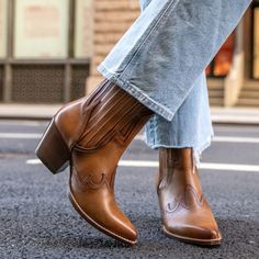 Women's Icon High Heel Chelsea Boot In Tan Leather - Thursday Freebird Boots, Western Pattern, Heeled Chelsea Boots, Booties Outfit, Looks Country, S Icon, Western Booties, Iconic Women, Crazy Shoes