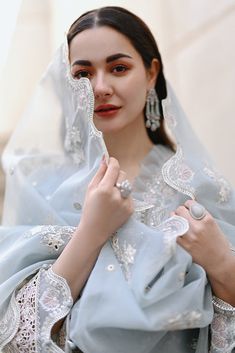 Hania Aamir, Dupatta Top, Dupatta Style, Lawn Work, Eid Dress, Dress Event, Hania Amir, Modern Saree, Eid Dresses