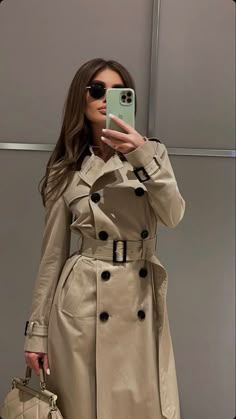 Outfit For Short Girl, Trenchcoat Women, Jackets For Women Winter, Trent Coat, Wardrobe For Women, Fashion Staples, Casual Couture, Trench Coat Dress