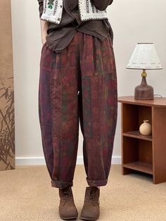 Elevate your style with our Women Autumn Retro Flower Spliced Cotton Harem Pants. These pants combine vintage flowers and soft cotton, providing comfort and a unique look. Perfect for any occasion, these harem pants will give you a retro-chic look while keeping you comfortable all day. Feature Item Code: 7657514434622 Material: Cotton Pattern: Flower Length: Ankle Length Pants Type: Harem Pants Highlight: Pocket.Elastic Waist Season: Autumn.Winter Details: Pockets Washing Recommendations: At 40 or 60 degrees . Wash it with the colored laundry. add a colored detergent. Hand wash or machine wash. Cotton Harem Pants, Fur Sliders, Harem Pants Women, Slides Women, Summer Swim Suits, Ankle Length Pants, Type Of Pants, Retro Flowers, Retro Chic