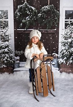 Indoor Winter Photoshoot Ideas, Christmas Barn Photo Session, Christmas Photoshoot Kids, Christmas Mini Shoot, Christmas Background Photography, Christmas Session, Christmas Barn, Door Backdrops, Photo Backdrop Christmas