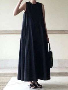 Handmade black Cotton Dresses o neck sleeveless cotton robes summer DressesMaterials used: cotton linenMeasurement: One size fits all for this item. Please make sure your size doesn't exceed this size: XL/US16-18/EUR44 bust 106cm / 41.34"Shoulder 34cm / 13.26"length 127cm / 50" We provide custom made service for this d Black Sleeveless Dress For Beach, Casual Black Sleeveless Dress, Casual Black Sleeveless Maxi Dress, Black Solid Color Sleeveless Dress For Spring, Black Solid Sleeveless Spring Dress, Black Sleeveless Solid Midi Dress, Black Casual Maxi Sundress, Casual Black Sleeveless Summer Dress, Casual Black Sleeveless Sundress