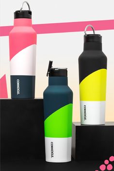 Electric Sport Canteen Corkcicle Trendy Water Bottles, Cmf Design, Chartreuse Color, Aluminum Water Bottles, Retro Gadgets, Neon Wallpaper, Water Bottle Design, Beach Essentials, Ice Cubes