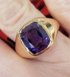 Rectangular Amethyst Ring In Yellow Gold, Square Cut Amethyst Ring For Formal Occasions, Formal Square Cut Amethyst Ring, Classic Amethyst Ring With Rectangular Stone For Formal Occasions, Yellow Gold Amethyst Ring With Rectangular Shape, Luxury Purple Amethyst Ring, Rectangular Shape, Luxury Purple Amethyst Rectangular Ring, Luxury Purple Rectangular Amethyst Ring, Classic Signet Ring With Rectangular Gemstone