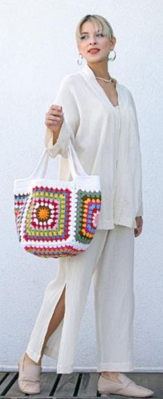 Granny square purse bag, knitted bag, Handmade bag, Multi-color bag,White bag,  shoulder bag,granny square bag, gift for her.  This product is made with cotton yarns quality knitting  (80% cotton 20% acrylic).  It is a very beautiful accessory for young girls as well as functional. It can be washed in the washing machine.  Personalized bag.  Lined bag.  *Returns and exchanges. *Shipped on the same business day or after 1 day.                              https://grandmacrochet7.etsy.com Rectangular White Crochet Bag For Vacation, White Square Crochet Bag For Vacation, White Square Crochet Bag For Beach, White Bohemian Crochet Bag With Large Capacity, Bohemian White Crochet Bag With Large Capacity, White Square Crochet Beach Bag, White Knitted Tote Shoulder Bag, Casual White Rectangular Crochet Bag, Casual White Crochet Rectangular Bag