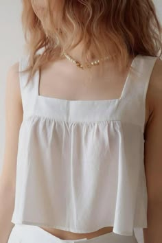 Cotton Tops Designs, Simple Tops, Simple Linen, Design Moda, Fashion Top Outfits, Simple Top, Trendy Fashion Tops, Casual Day Outfits, Crop Top Outfits