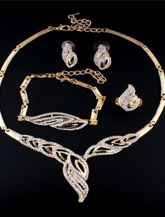 Bridal Jewelry Sets Four-piece Suit Crystal Rhinestone Alloy Rings 1 Necklace Earrings Bracelets Women's Elegant Vintage Transparent Blessed irregular Jewelry Set For Party Wedding Irregular Jewelry, Alloy Rings, Rose Gold Wedding, Bridal Jewelry Sets, Womens Bracelets, Crystal Rhinestone, Party Wedding, Jewelry Set, Bridal Jewelry