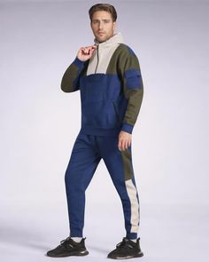 Elevate your style with our men's 2-piece sweatsuit. Made with heavy fleece material, this outfit provides ultimate comfort and warmth. The quarter zip hoodie and jogger sweatpants add a touch of luxury to your casual wear. Stay cozy in style with this premium fleece ensemble. About this item: Premium Fleece material in a 400GSM heavy fleece material Cotton blend: 2-piece winter fleece suits made up of 60% Cotton and 40% Polyester which is perfect for the winter wardrobe.Versatile design: Fleece Trendy Sweatpants, Fleece Outfit, Quarter Zip Hoodie, Navy Outfit, Fleece Sweatpants, Hooded Sweatshirt Men, Sweatpants Set, Mens Hooded, Jogger Sweatpants